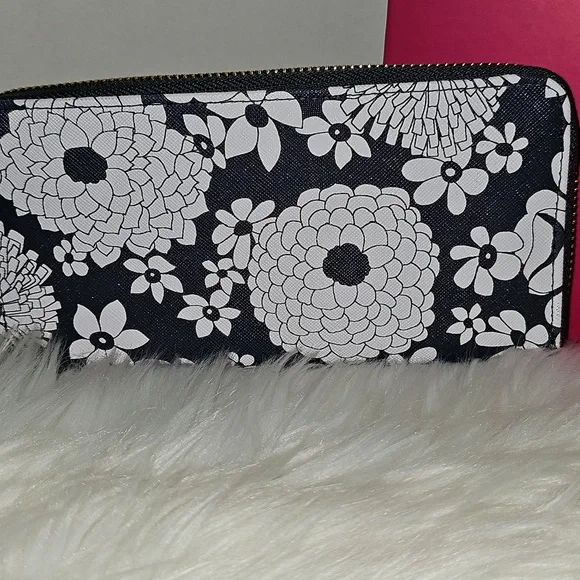 Trina Turk Blue and White Floral Full Zip Around Wallet - Picture 10 of 10